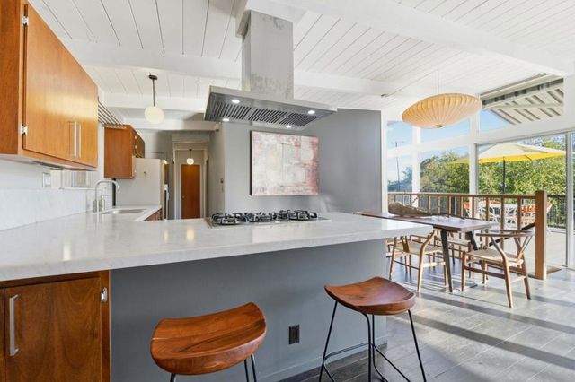 411 Glenwood Avenue, Woodside, CA 94062