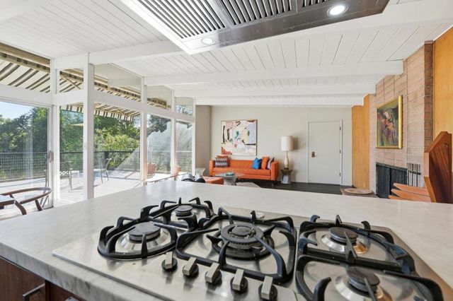 411 Glenwood Avenue, Woodside, CA 94062