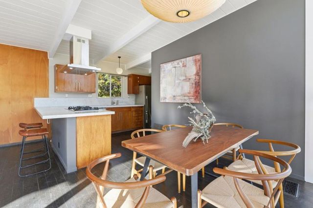 411 Glenwood Avenue, Woodside, CA 94062