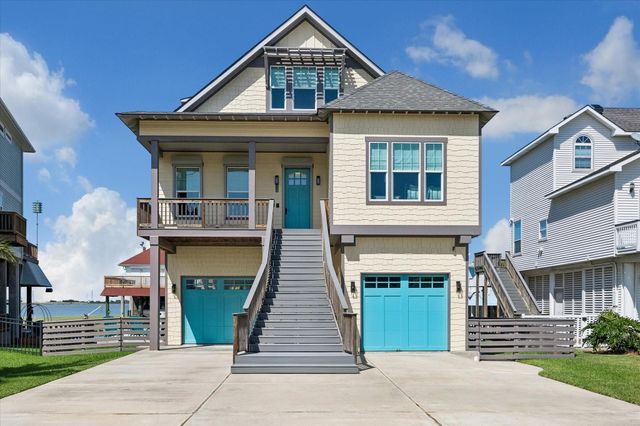 1534 Windsong Way, Tiki Island, TX 77554