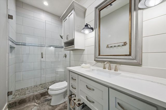 1534 Windsong Way, Tiki Island, TX 77554