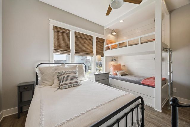 1534 Windsong Way, Tiki Island, TX 77554
