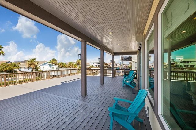 1534 Windsong Way, Tiki Island, TX 77554