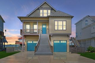 1534 Windsong Way, Tiki Island, TX 77554