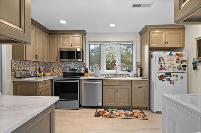 645 Hemlock Ave., Myrtle Beach, SC 29577