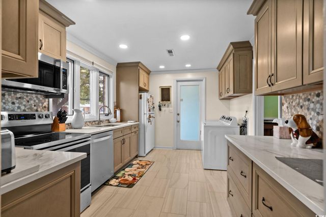 645 Hemlock Ave., Myrtle Beach, SC 29577