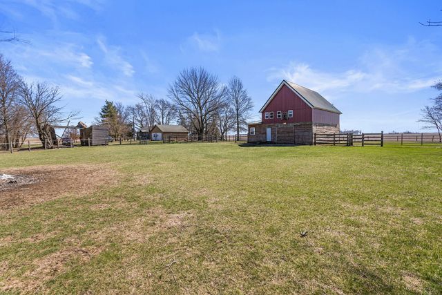 3335 County Road 300 E, Foosland, IL 61845