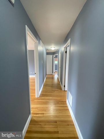 1 NIAMOA DR, Cherry Hill, NJ 08003