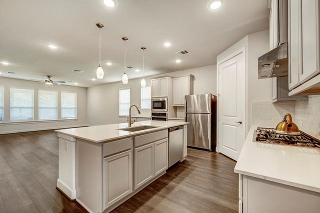 111 E Silky Sephora Court, Montgomery, TX 77316