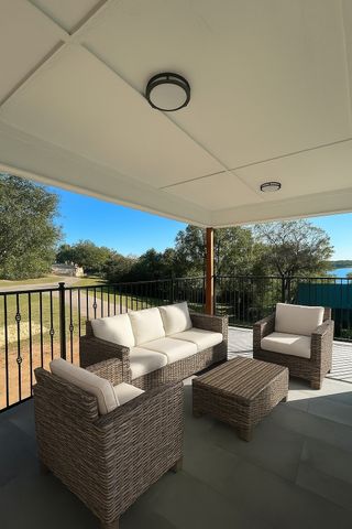 1027 Mustang Trail, Granbury, TX 76049