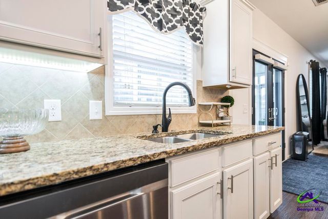 105 Savannah Court, Byron, GA 31008