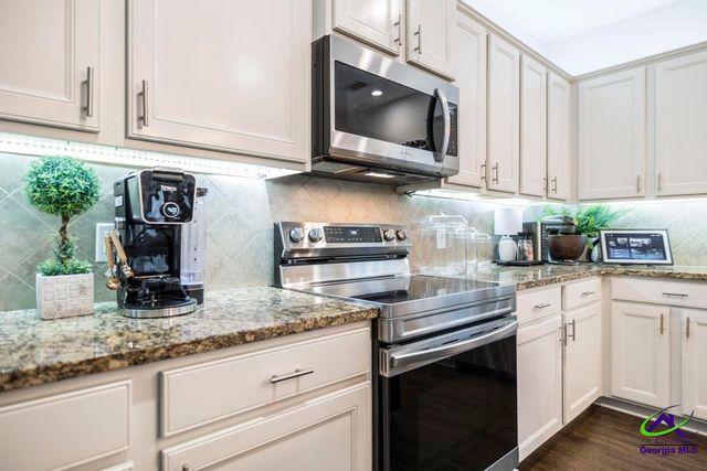 105 Savannah Court, Byron, GA 31008