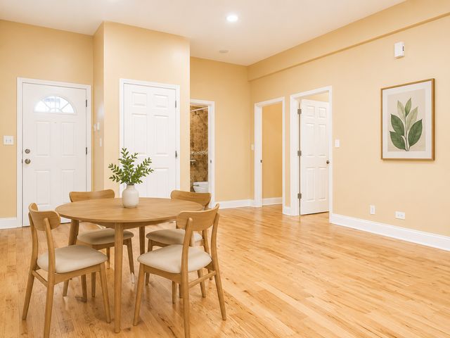 712 S Aberdeen Street 2B, Chicago, IL 60607