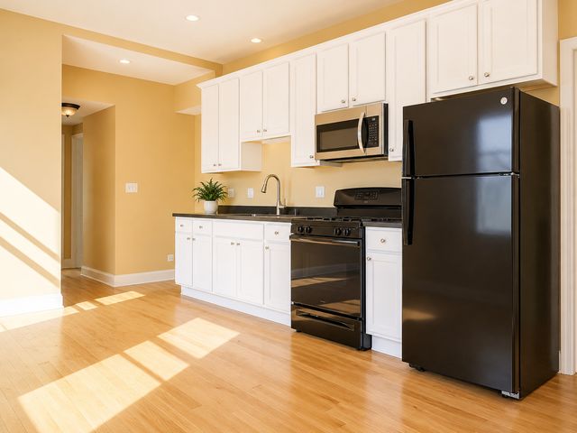 712 S Aberdeen Street 2B, Chicago, IL 60607