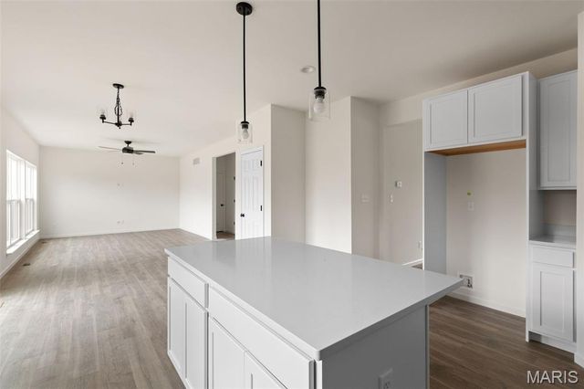 212 Noser Drive, Florissant, MO 63031