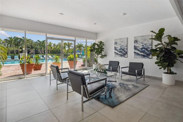 401 Golden Isles Dr 1012, Hallandale Beach, FL 33009