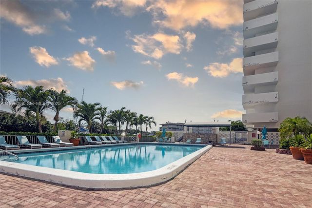 401 Golden Isles Dr 1012, Hallandale Beach, FL 33009