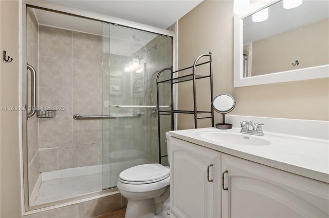 401 Golden Isles Dr 1012, Hallandale Beach, FL 33009