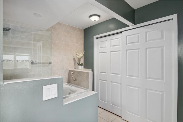 401 Golden Isles Dr 1012, Hallandale Beach, FL 33009