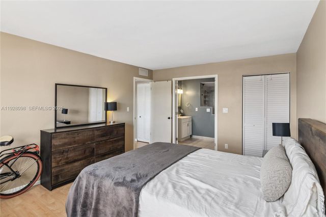 401 Golden Isles Dr 1012, Hallandale Beach, FL 33009