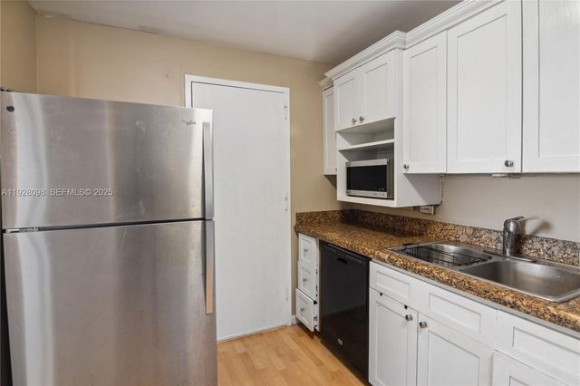 401 Golden Isles Dr 1012, Hallandale Beach, FL 33009