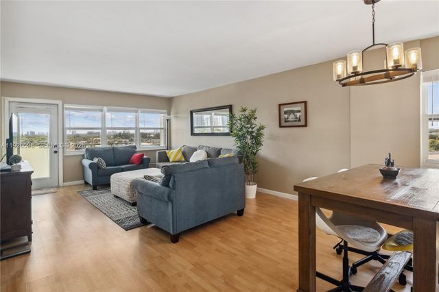 401 Golden Isles Dr 1012, Hallandale Beach, FL 33009