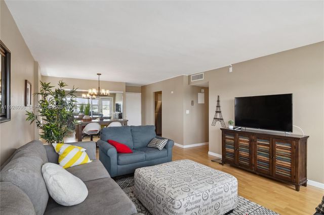 401 Golden Isles Dr 1012, Hallandale Beach, FL 33009