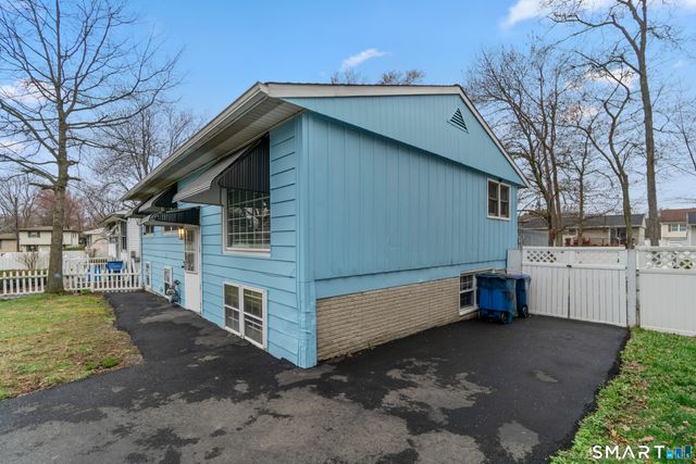 75 Wenham Street, West Haven, CT 06516