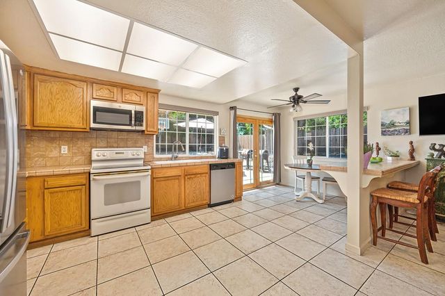 5460 Paragon St, Rocklin, CA 95677