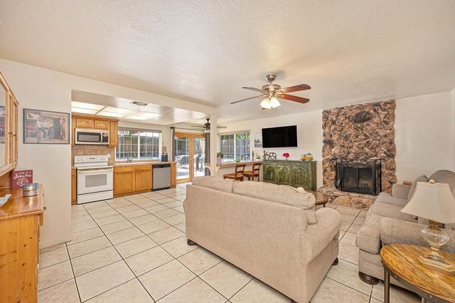 5460 Paragon St, Rocklin, CA 95677