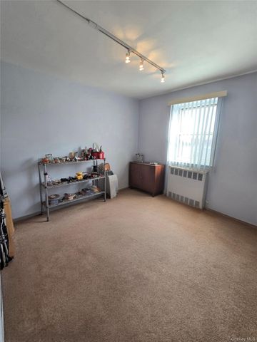 89-40 151 5B, Howard Beach, NY 11414