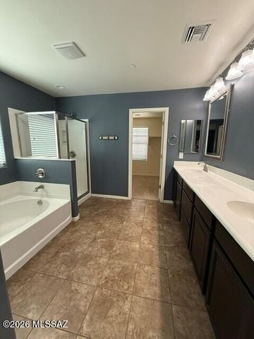 8370 N Ponderosa Pine Place, Tucson, AZ 85743