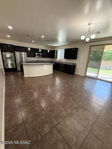 8370 N Ponderosa Pine Place, Tucson, AZ 85743