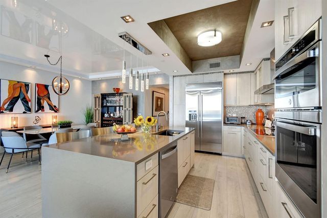 2 WATER CLUB Way 601, North Palm Beach, FL 33408