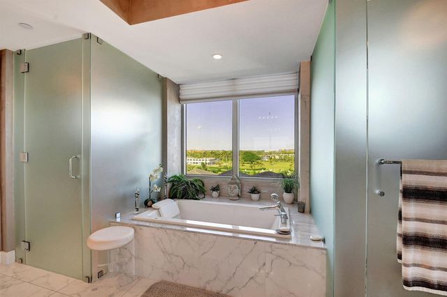 2 WATER CLUB Way 601, North Palm Beach, FL 33408