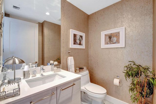2 WATER CLUB Way 601, North Palm Beach, FL 33408