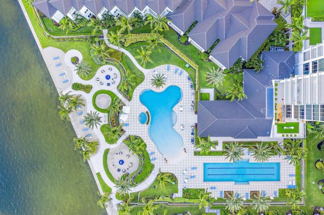 2 WATER CLUB Way 601, North Palm Beach, FL 33408