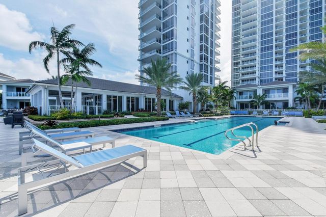 2 WATER CLUB Way 601, North Palm Beach, FL 33408