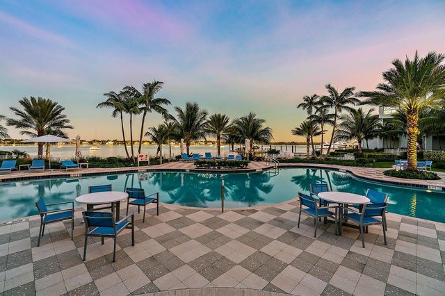 2 WATER CLUB Way 601, North Palm Beach, FL 33408