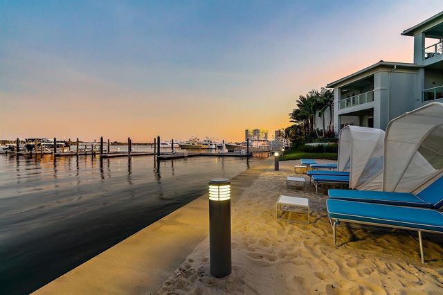 2 WATER CLUB Way 601, North Palm Beach, FL 33408
