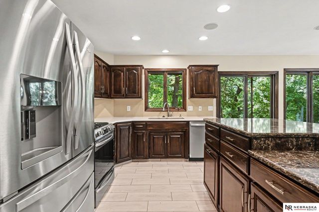 21417 Ridgewood Road, Omaha, NE 68022