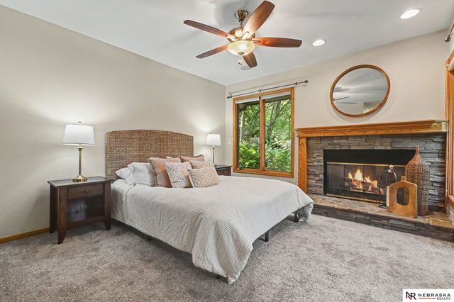 21417 Ridgewood Road, Omaha, NE 68022