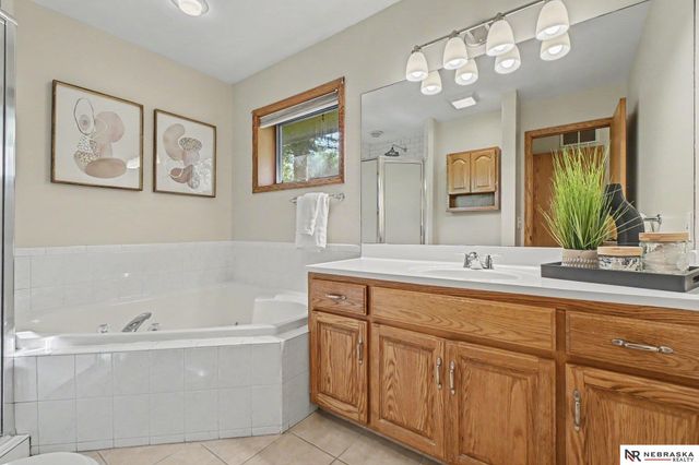21417 Ridgewood Road, Omaha, NE 68022