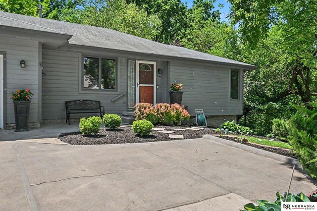 21417 Ridgewood Road, Omaha, NE 68022