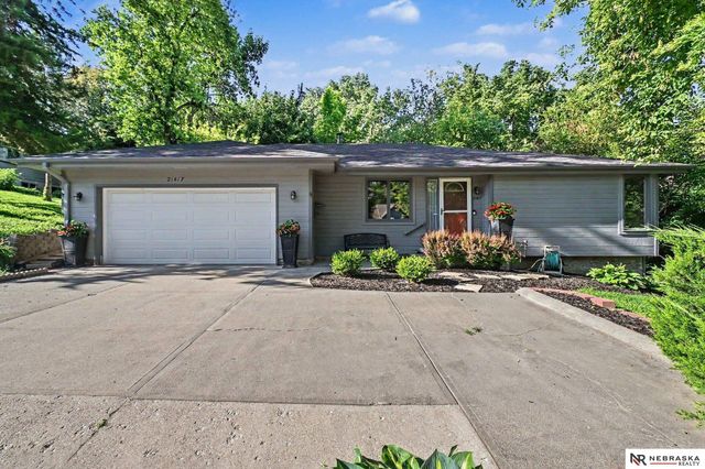 21417 Ridgewood Road, Omaha, NE 68022
