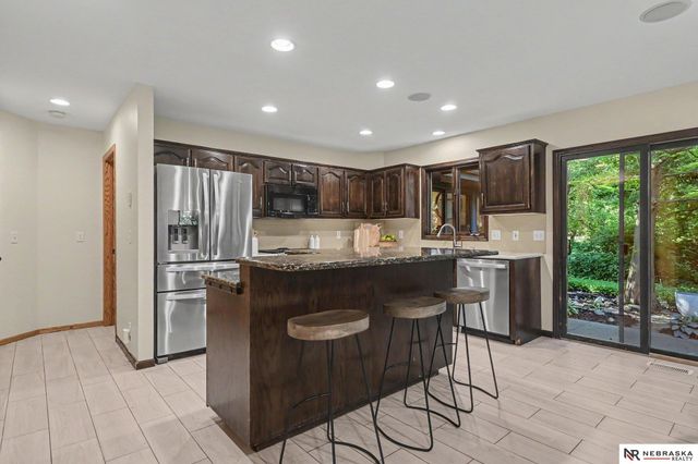 21417 Ridgewood Road, Omaha, NE 68022