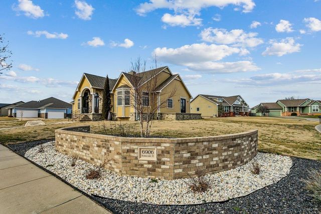6906 E Summerside Ct, Bel Aire, KS 67226