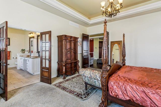 6906 E Summerside Ct, Bel Aire, KS 67226