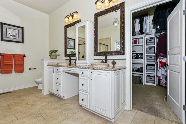 6906 E Summerside Ct, Bel Aire, KS 67226