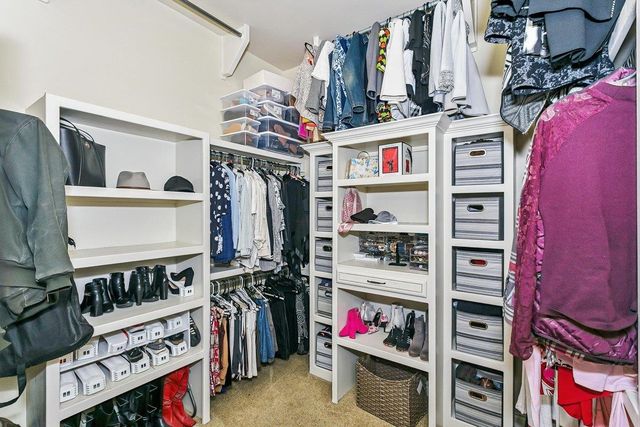 6906 E Summerside Ct, Bel Aire, KS 67226